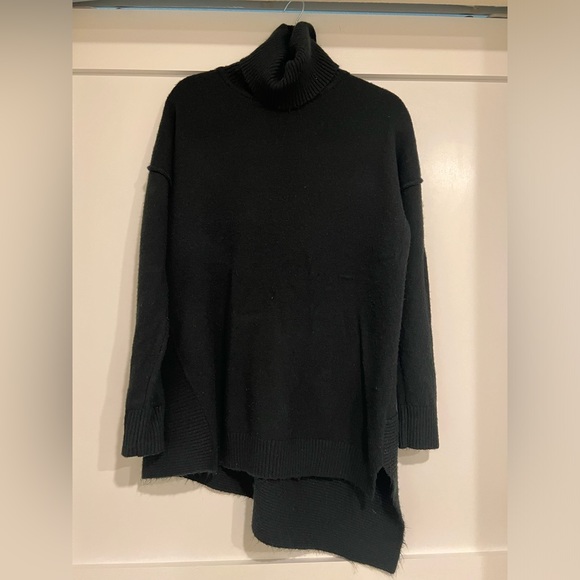 Peyton Jensen Evereve Sweater, size M - Picture 2 of 9